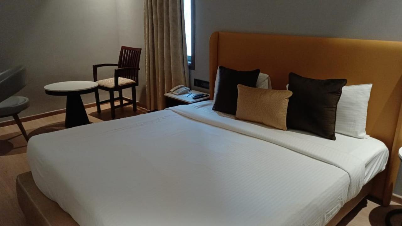 Hotel Hindusthan International, Bhubaneswar Zewnętrze zdjęcie