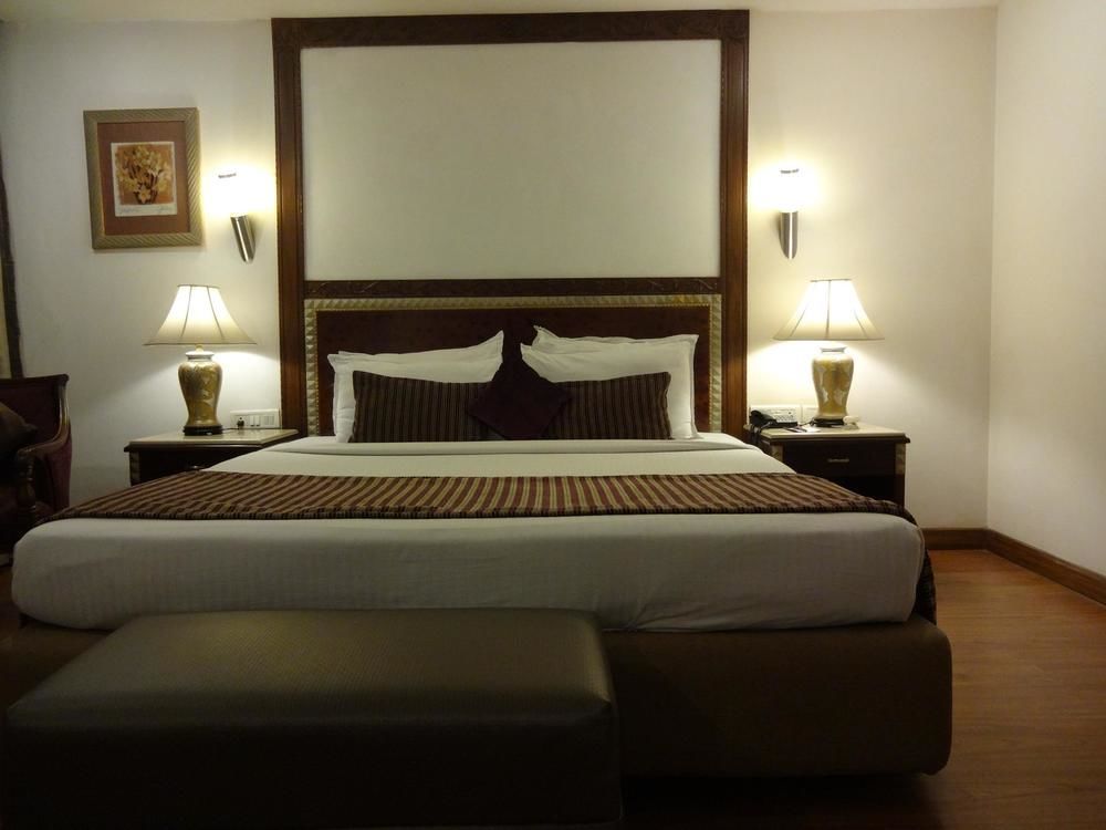 Hotel Hindusthan International, Bhubaneswar Zewnętrze zdjęcie