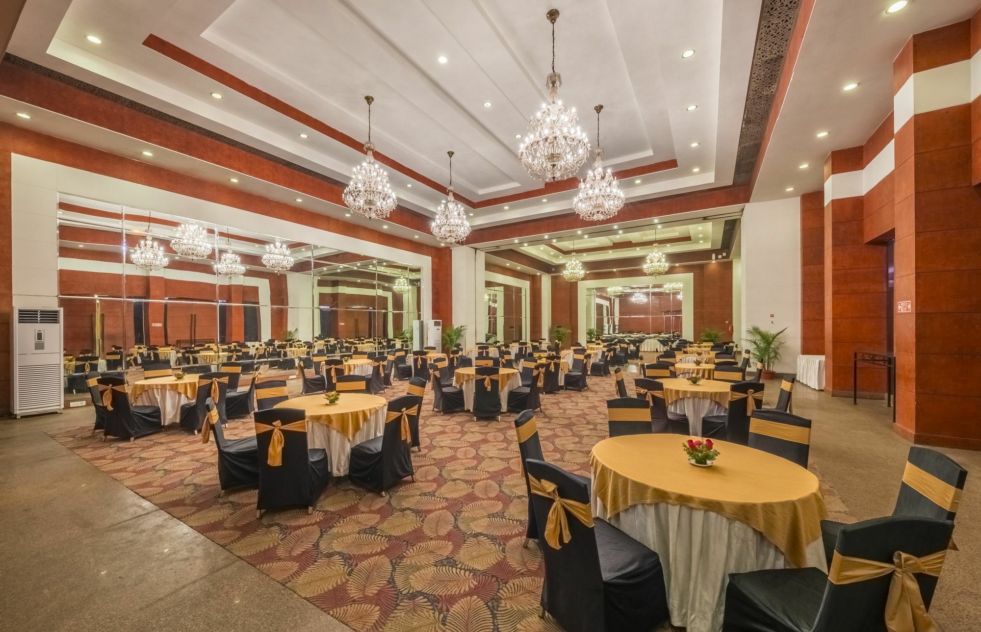 Hotel Hindusthan International, Bhubaneswar Zewnętrze zdjęcie