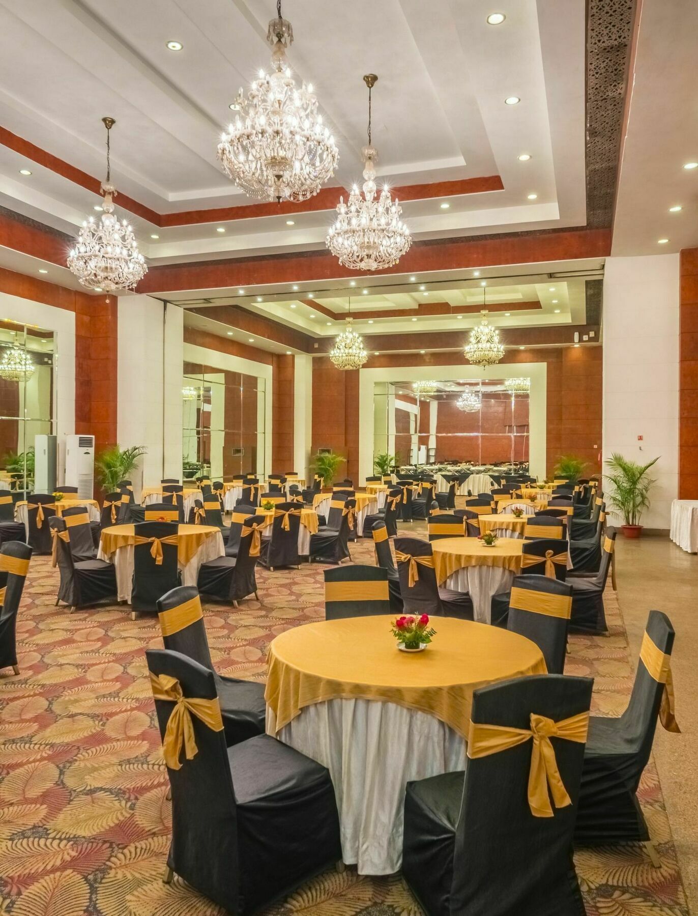 Hotel Hindusthan International, Bhubaneswar Zewnętrze zdjęcie